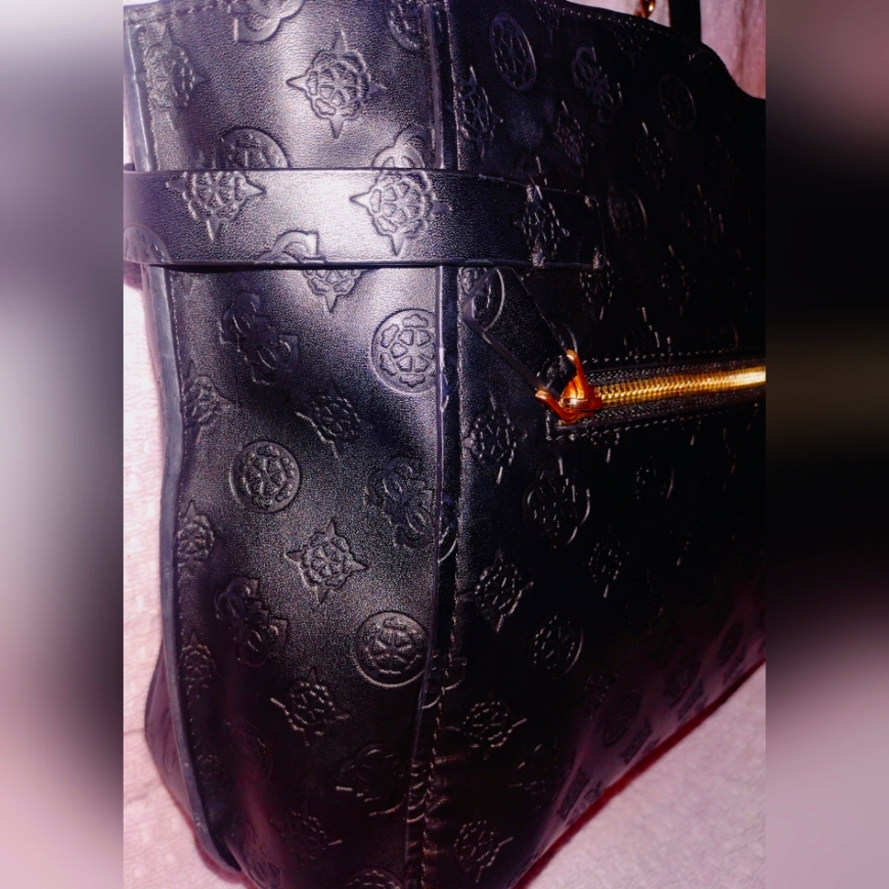 GUESS Black purse with gold chains.#A27 - Picture 8 of 11